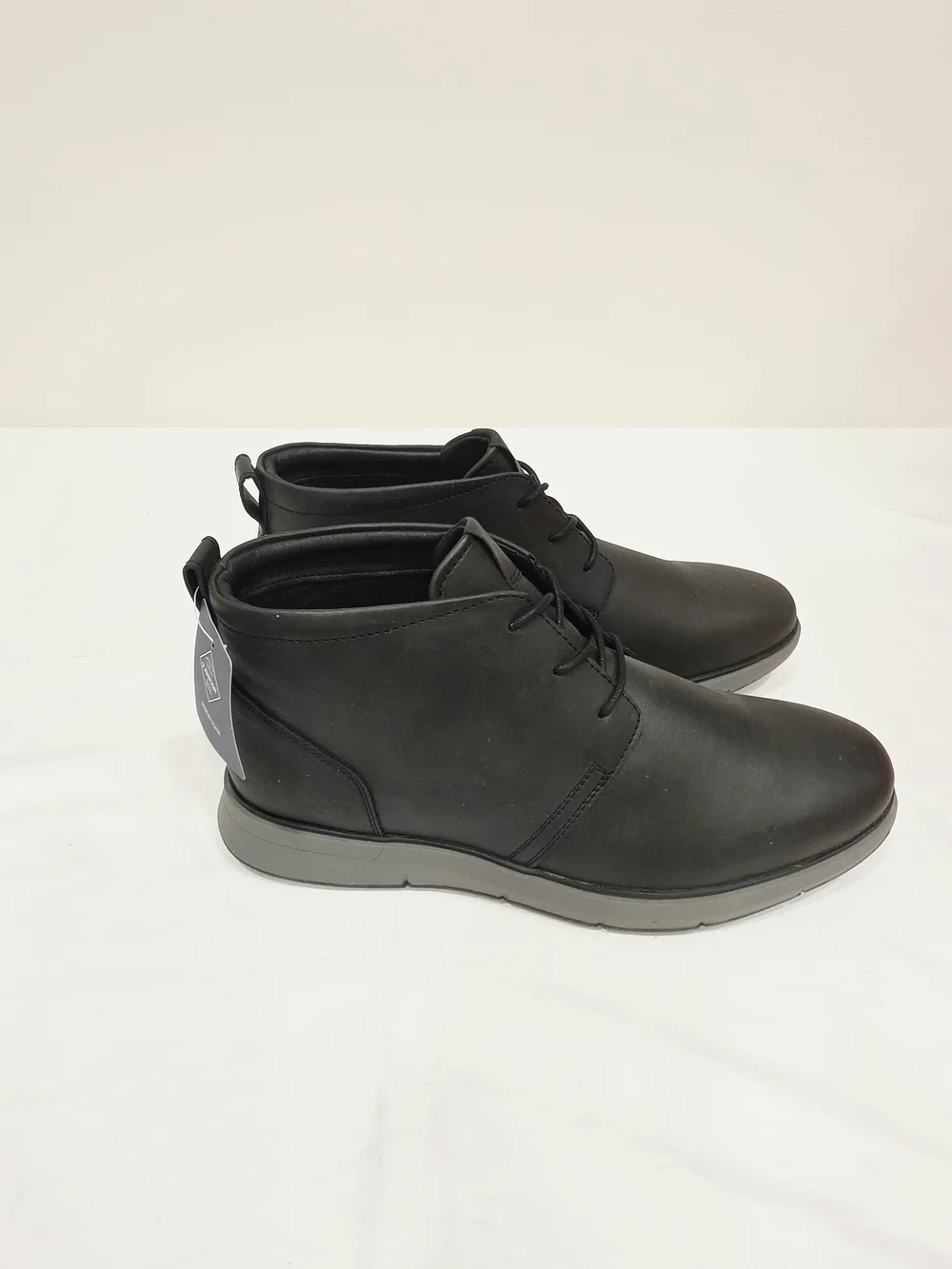 St. Johns Bay modern black